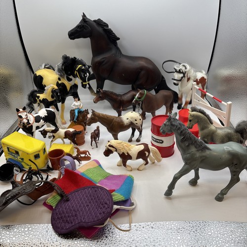 Breyer horse figure lot - breyer,